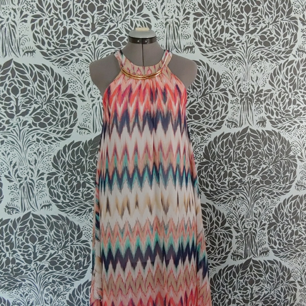 Chevron flowy highneck dress